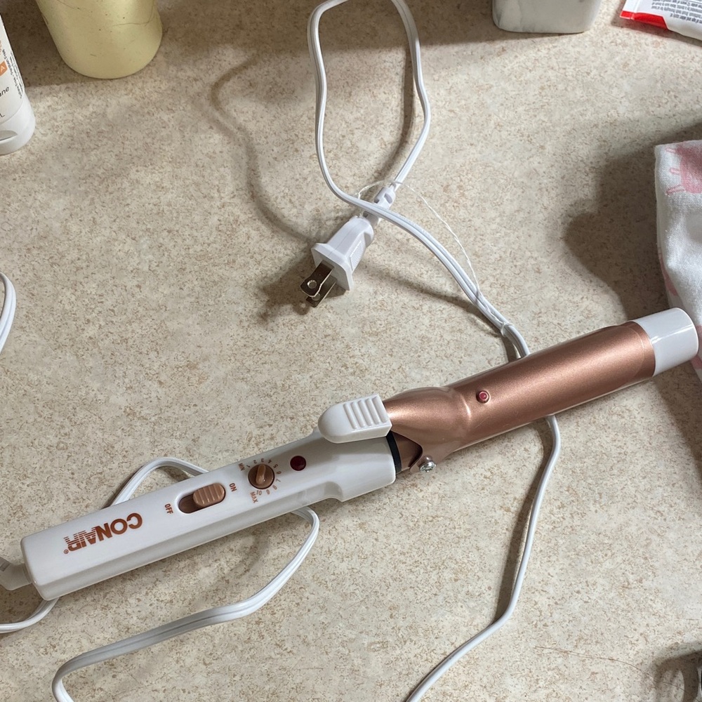 Conair White and Rose Gold Curling Iron